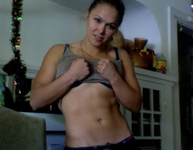 Năm 2008, lần thứ hai được góp mặt tại một kỳ Olympic, Rousey đã mang về một chiếc HCĐ cho đoàn thể thao Mỹ.
Rousey và những tháng ngày khổ luyện MMA
Khoảnh khắc đẹp về 'nữ hoàng bẻ tay'
Nhà vô địch UFC nữ bẻ gãy tay đối thủ trên sàn
UFC 157: 'Kiều nữ' lại thắng nhờ bẻ tay
UFC 157: “Kiều nữ” đấu “Nữ binh cơ bắp”
